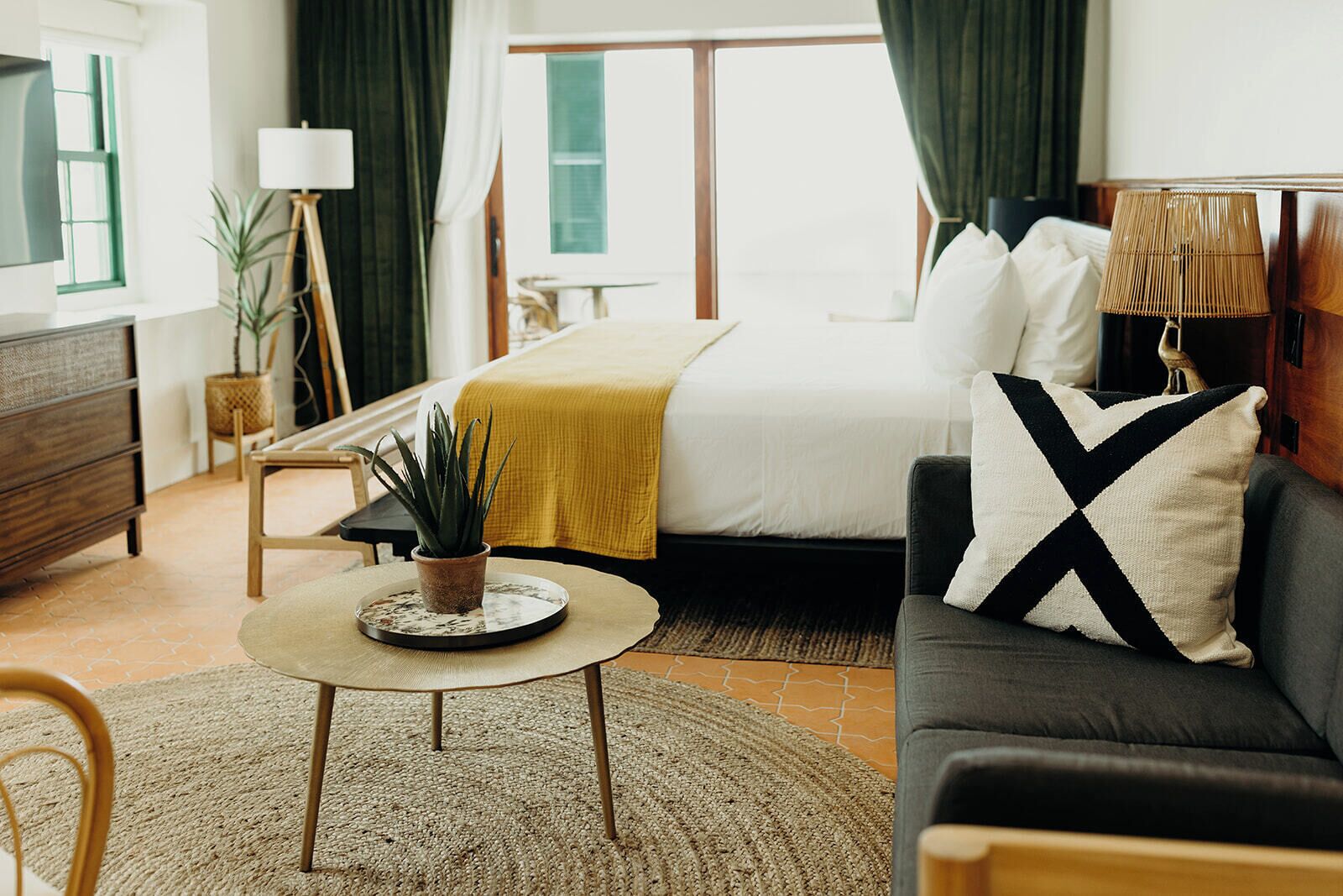 Deluxe-Zimmer, 1 King-Bett, Balkon, Meerblick | Hochwertige Bettwaren, Pillowtop-Betten, individuell dekoriert