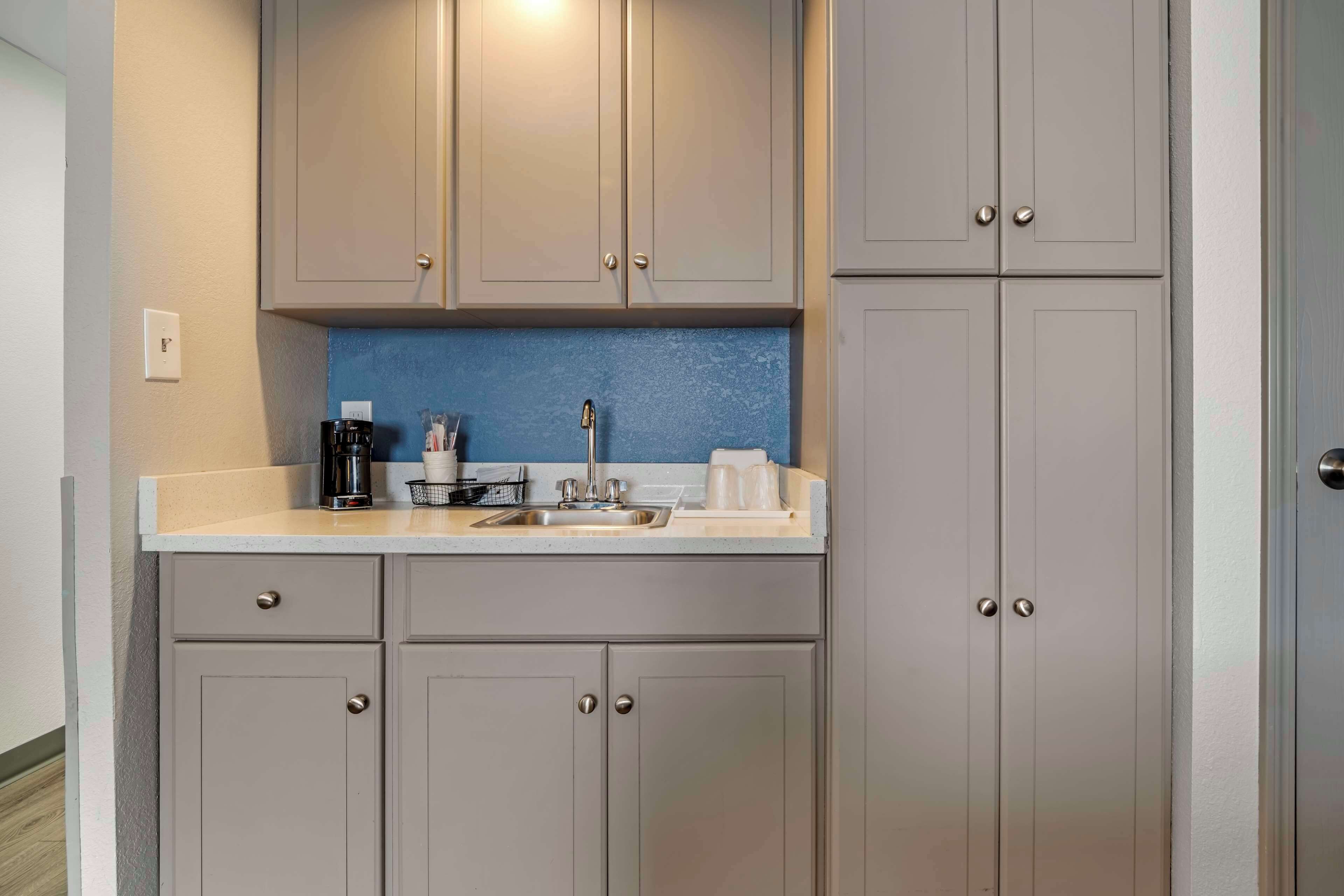 standard room, 2 queen beds, non smoking, refrigerator & microwave | premium bedding, pillow-top beds, in-room safe, desk