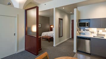 Loft, 1 grand lit et 1 canapé-lit | Literie de qualité supérieure, coffres-forts dans les chambres, bureau