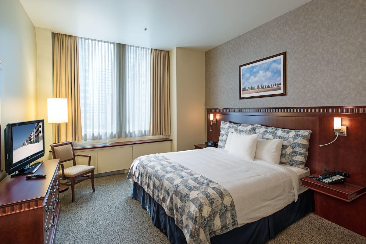 Suite, 1 Bedroom | Premium bedding, in-room safe, desk, blackout drapes