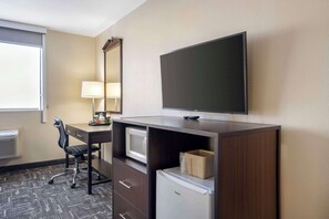 Standard Room, 1 King Bed, Accessible, Smoking