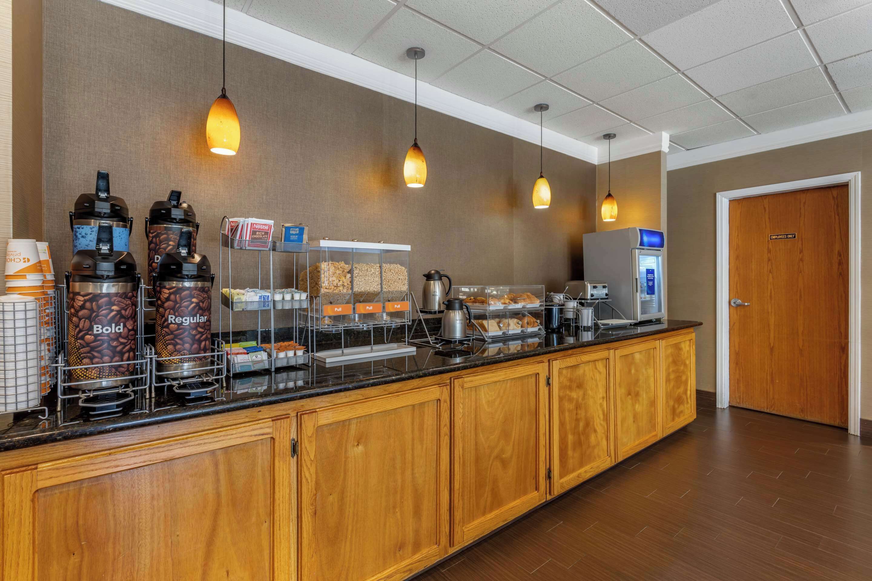 Free daily buffet breakfast 