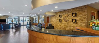 Comfort Suites Visalia Convention Center