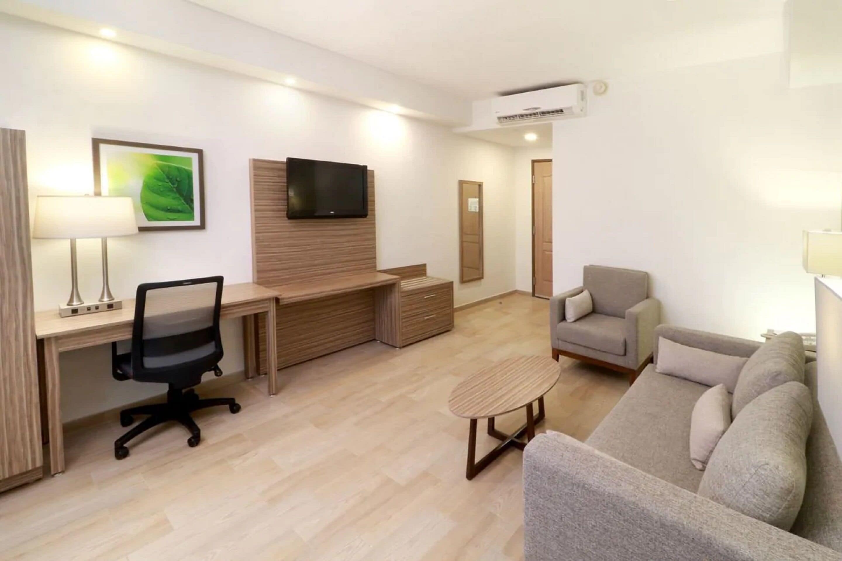 junior suite, 1 bedroom, non smoking (1 king bed) | premium bedding, in-room safe, desk, laptop workspace