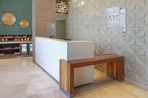 Reception - Wyndham Garden Monterrey Valle Real (Monterrey)