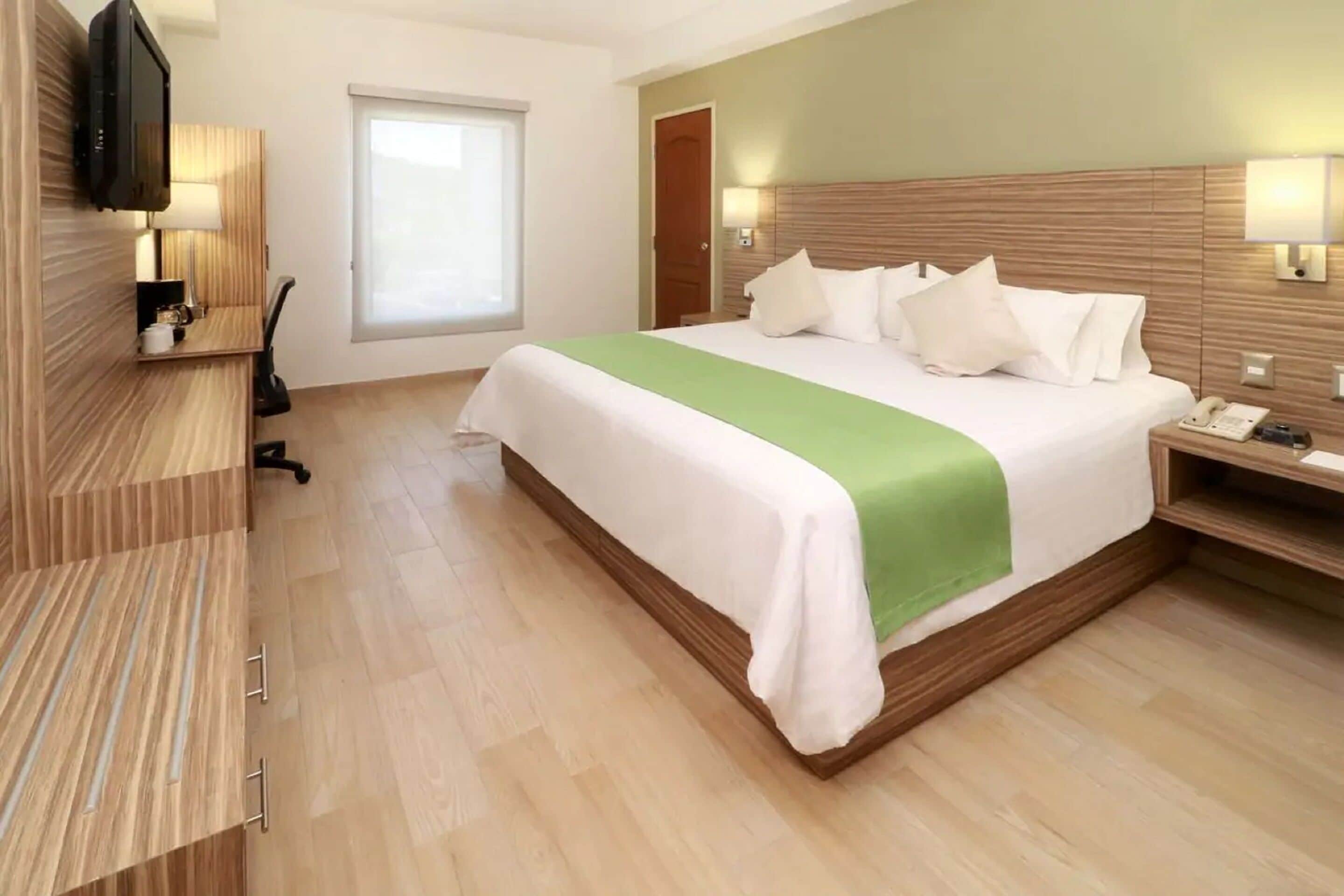 room, 1 king bed, accessible, non smoking (mobility) | premium bedding, in-room safe, desk, laptop workspace