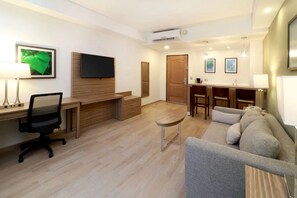 Suite, 1 Bedroom, Non Smoking (1 King Bed)