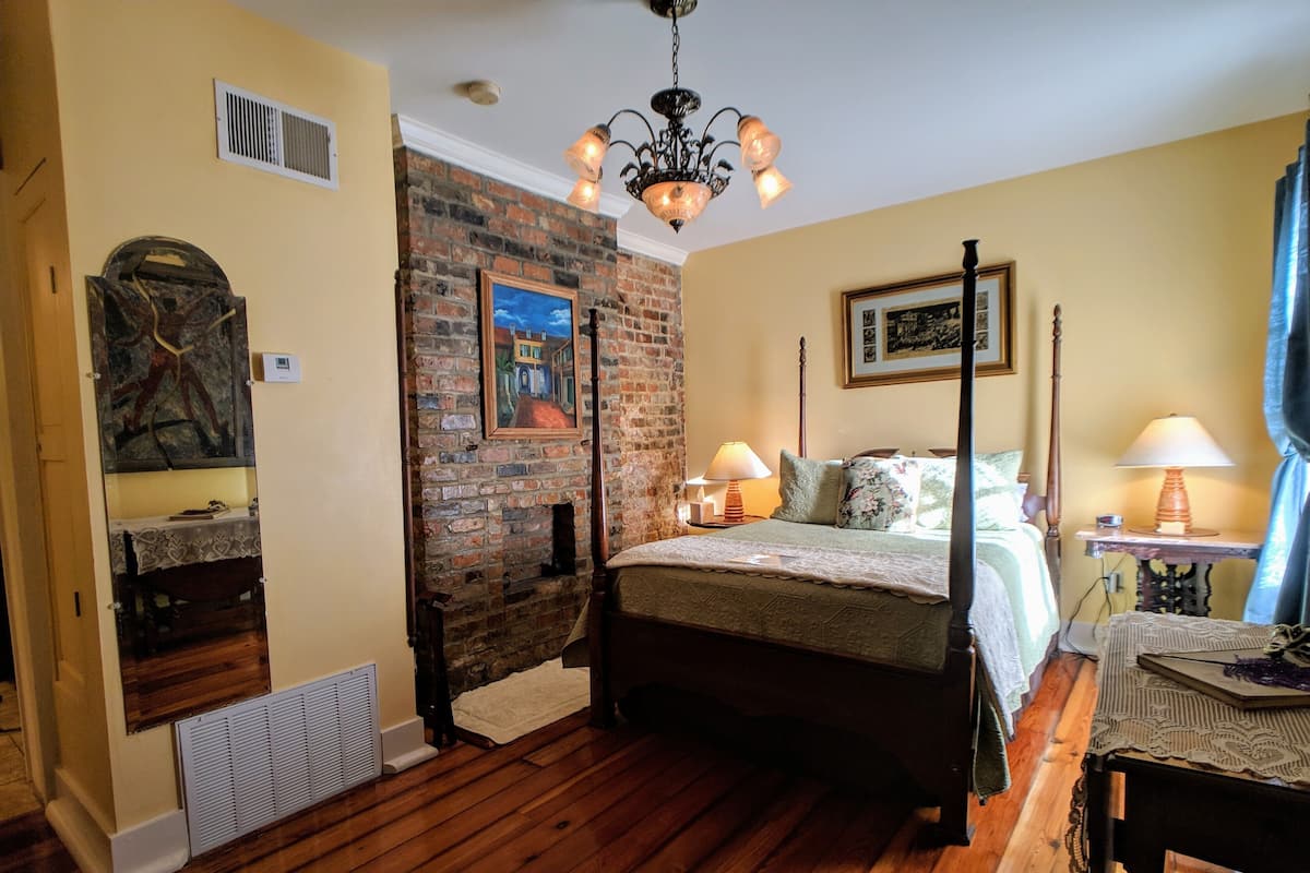 Chambre Deluxe, 1 grand lit | Système d’insonorisation, fer et planche à repasser