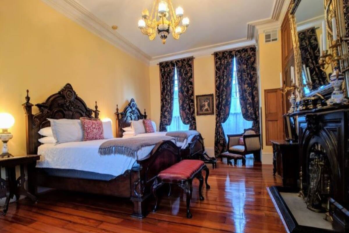 Chambre Deluxe double, 2 grands lits | Système d’insonorisation, fer et planche à repasser