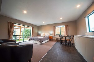 Quarto standard, 1 quarto | 2 quartos, quartos à prova de som, ferros/tábuas de passar roupa