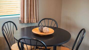 1 Bedroom Cedar Units | Living area