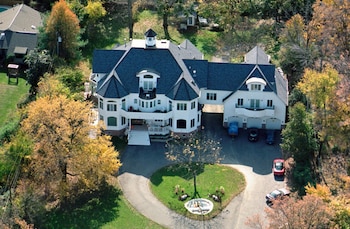 The Columbia Inn at Peralynna Manor