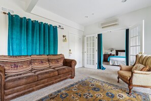 S Suite - Executive Suite w/ Spa Bath, 1 King Bed, 1 Queen Sofa Bed with 2nd Bath/Shower, 2nd Floor