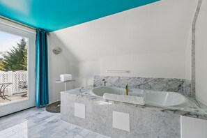 O Suite - Princess Grand Spa 2 Person Sized Jetted Tub Suite, 1 King Bed, 3rd Floor | Bathroom