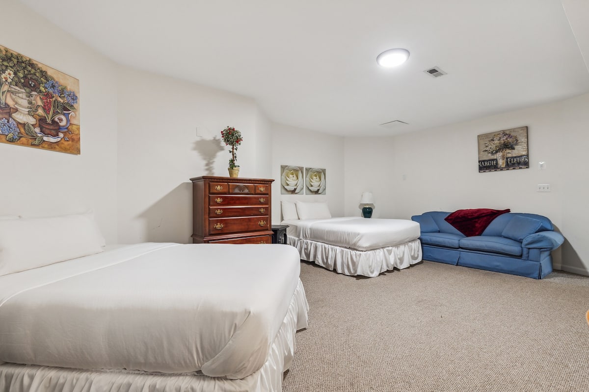 Premium bedding, Tempur-Pedic beds, individually decorated