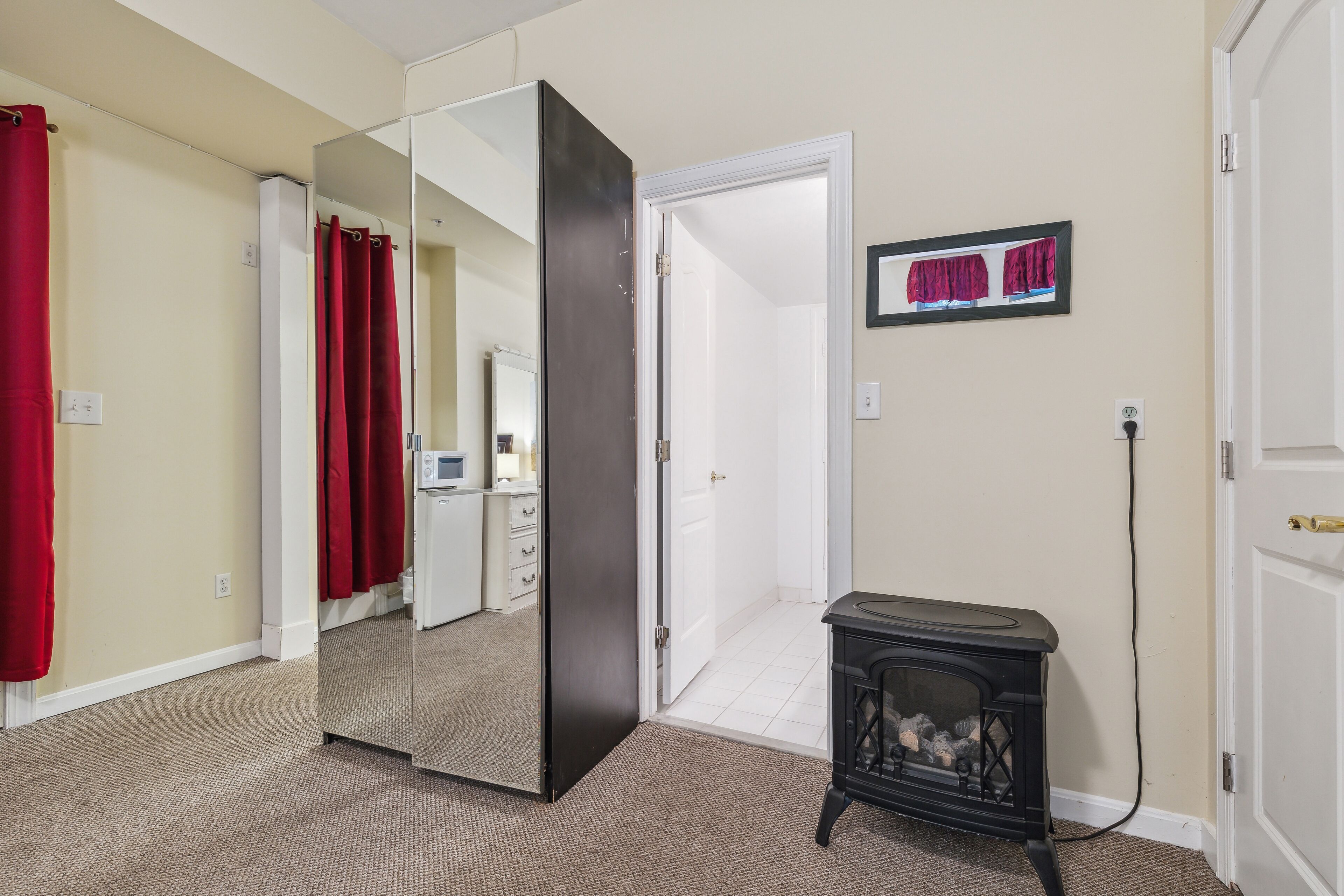 b - 2 room - family queen and futon, walk-in shower (1 twin bed and 1 queen bed), lower level | premium bedding, tempur-pedic beds, individually decorated