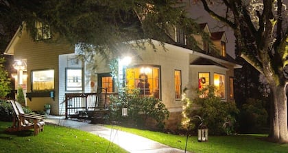 Campbell House Inn