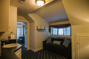 Room, Private Bathroom (STEPHEN - #315) | Living room | TV