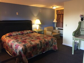 Standard Room, 1 King Bed | Living room | 40-inch LED TV with cable channels, TV - Budget Inn North Stonington (North Stonington)