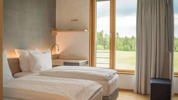 Comfort-Doppel- oder -Zweibettzimmer | Allergikerbettwaren, Schreibtisch, laptopgeeigneter Arbeitsplatz