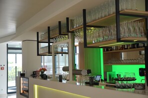 3 restaurants, breakfast, dinner served; Regional cuisine