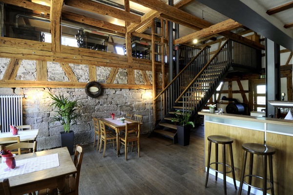 3 restaurants servant le petit déjeuner, spécialités Cuisine régionale