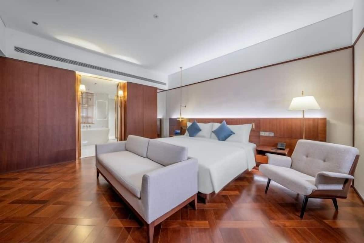 Cubrecamas, colchones con pillow-top y minibar