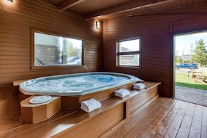 Indoor spa tub