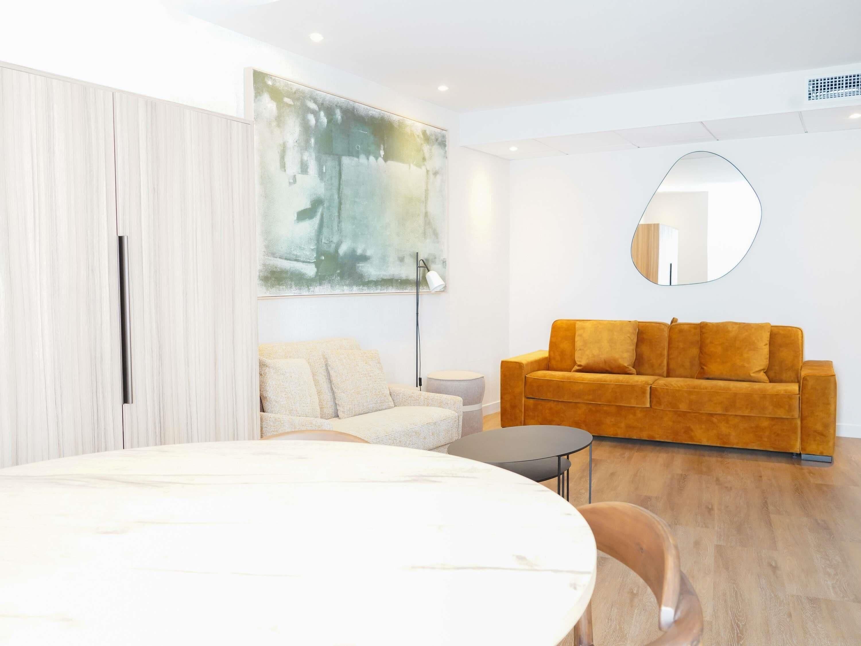 In-room safe, desk, laptop workspace, soundproofing
