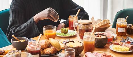 Daily buffet breakfast for a fee