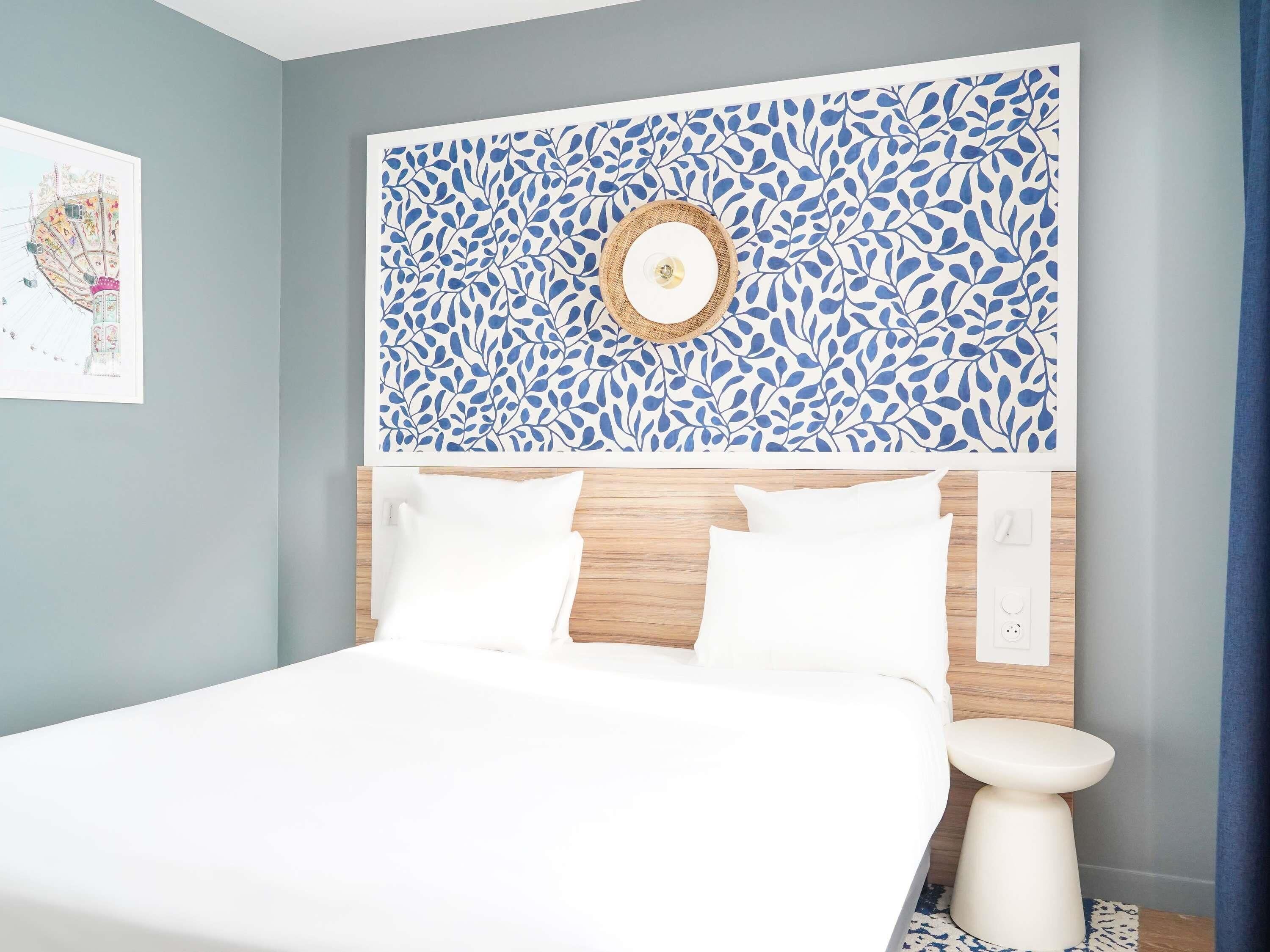 Safe på rommet, skrivebord, skrivebord for bærbar PC og lydisolert