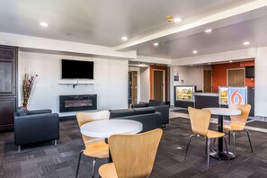 Coin salon dans le hall