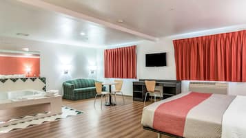 Skrivebord, blendingsgardiner, wi-fi (inkludert) og sengetøy