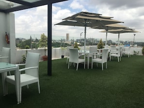 Breakfast, lunch, dinner served; garden views