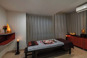 Couples treatment rooms, body treatments, aromatherapy - St. Marks Hotel Bengaluru, a member of Radisson Individuals (Bengaluru)