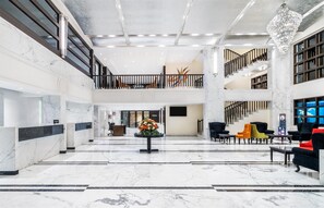 Lobby - St. Marks Hotel Bengaluru, a member of Radisson Individuals (Bengaluru)