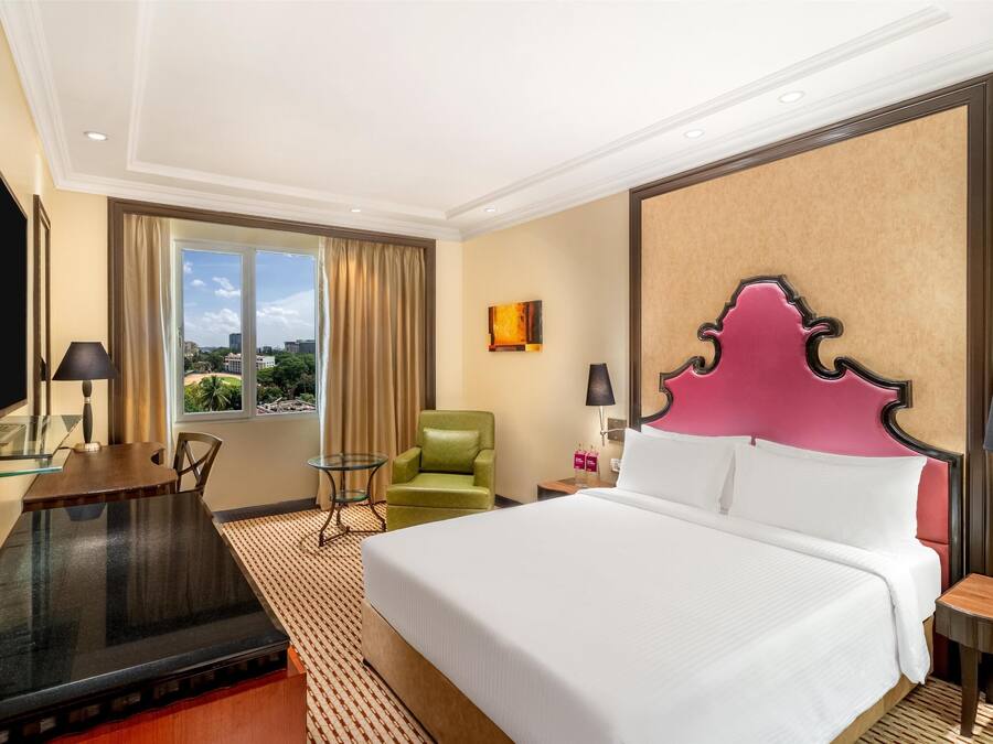 Superior Room | Egyptian cotton sheets, premium bedding, Select Comfort beds, minibar