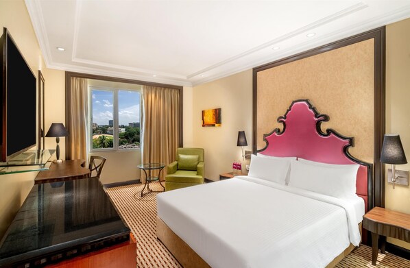 Superior Room | Egyptian cotton sheets, premium bedding, Select Comfort beds, minibar - St. Marks Hotel Bengaluru, a member of Radisson Individuals (Bengaluru)