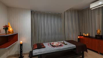 Couples treatment room(s), body treatments, aromatherapy
