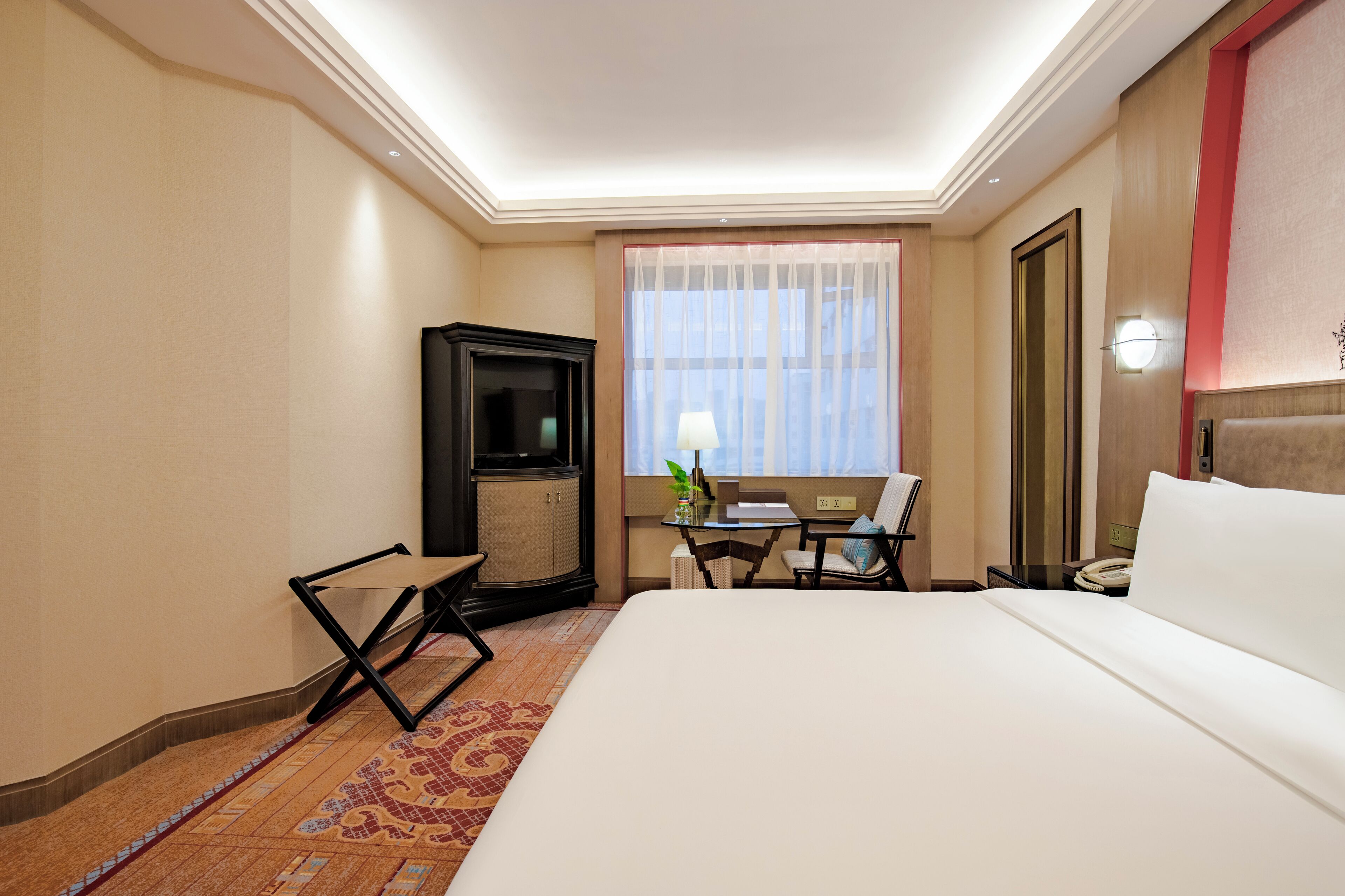 deluxe double room  | down duvets, minibar, in-room safe, individually decorated