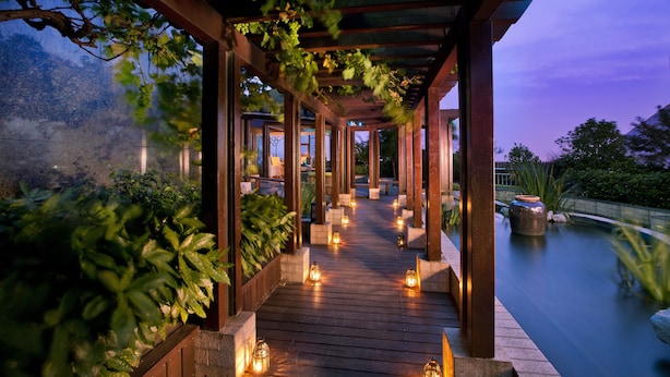 Property grounds - Zhejiang Grand Hotel (Hangzhou)