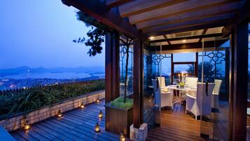 Tempat makan outdoor
