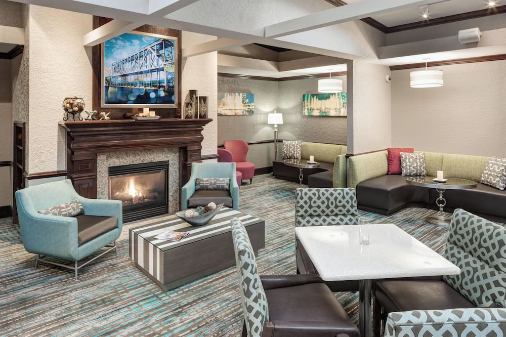 Residence Inn by Marriott Kansas City Country Club Plaza