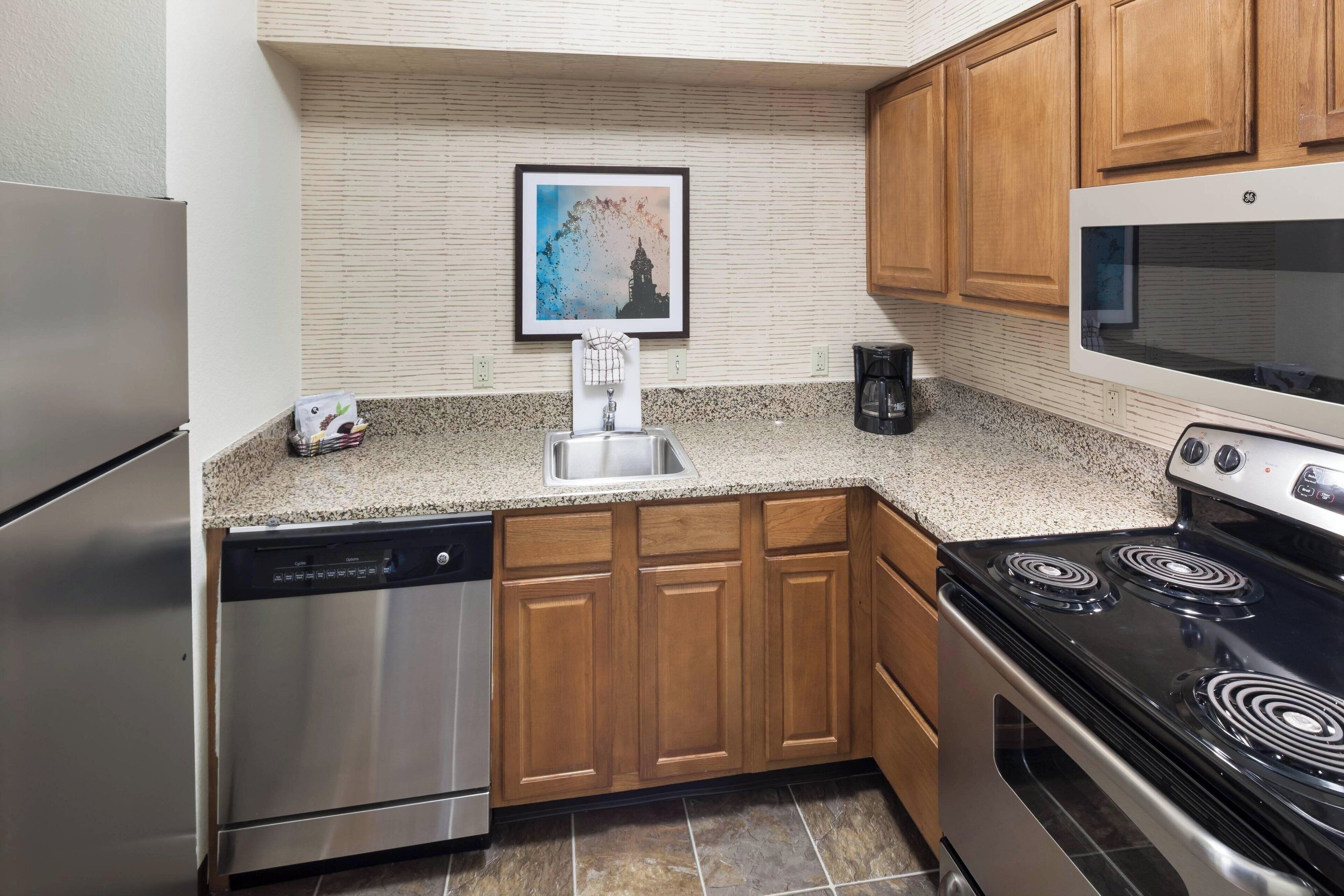 suite, 1 bedroom | premium bedding, desk, iron/ironing board, free cots/infant beds