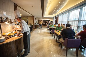 Esmorzar diari d'estil bufet (88 CNY per persona) 