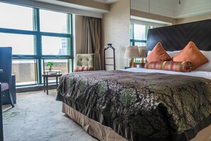 Executive King Room | In-room safe, desk, laptop workspace, blackout drapes - Merry Hotel Shanghai (Shanghai)