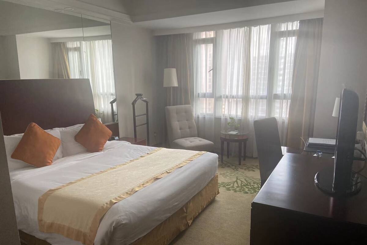 Deluxe King Room