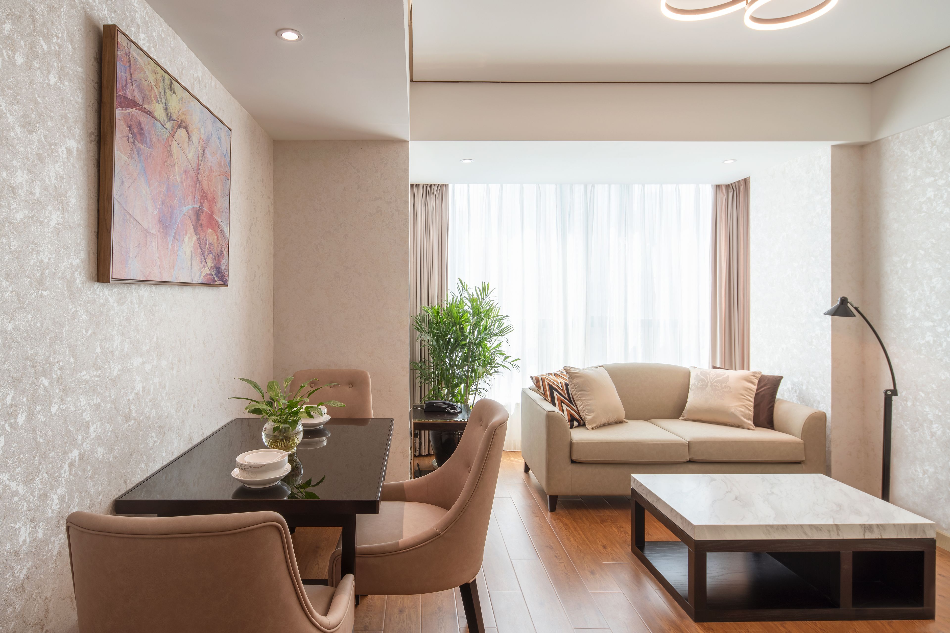 Comfort appartement, 1 slaapkamer | Een minibar, een kluis op de kamer, een bureau, verduisterende gordijnen