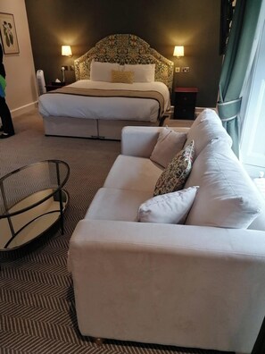 Deluxe Family Room | 1 bedroom, individually decorated, individually furnished, desk
