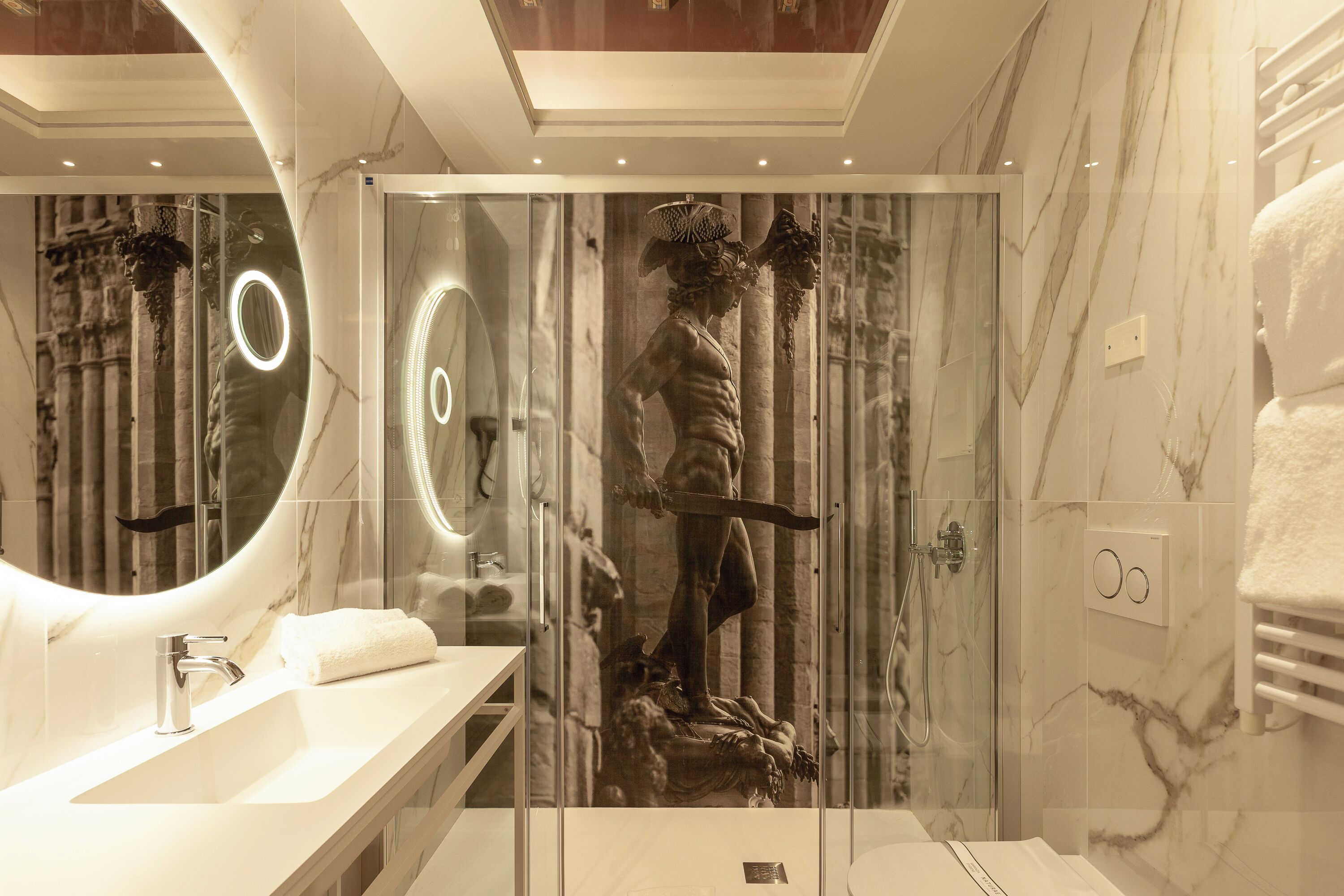 double photograph deluxe | bathroom | free toiletries, hair dryer, bidet, towels